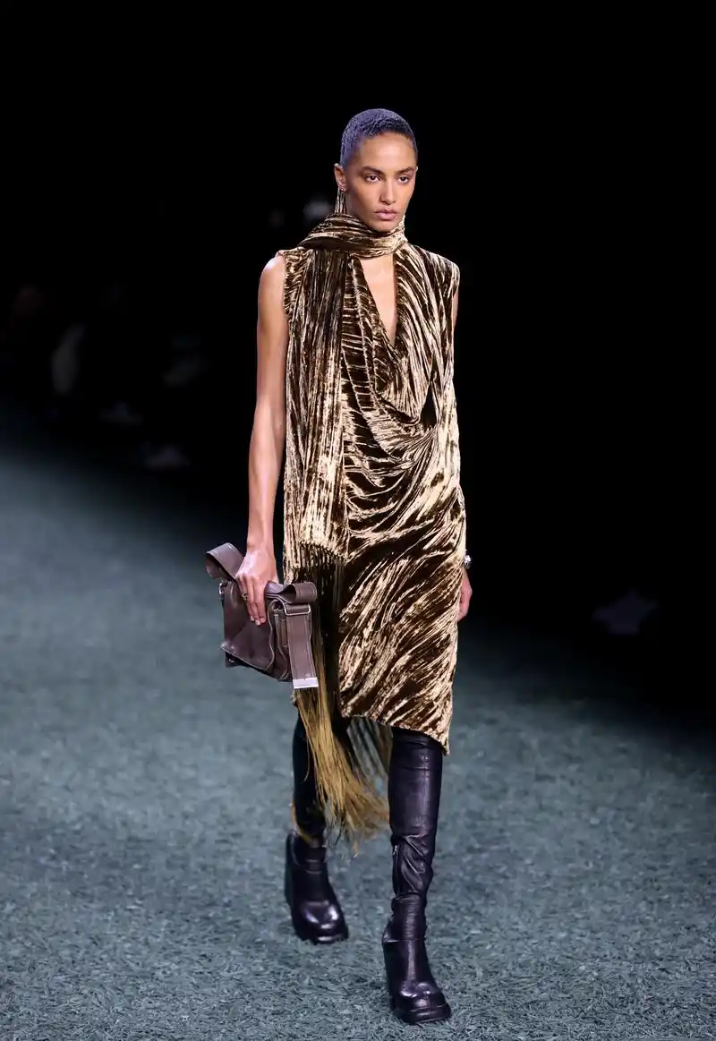 伦敦时装周——博柏利品牌时装秀