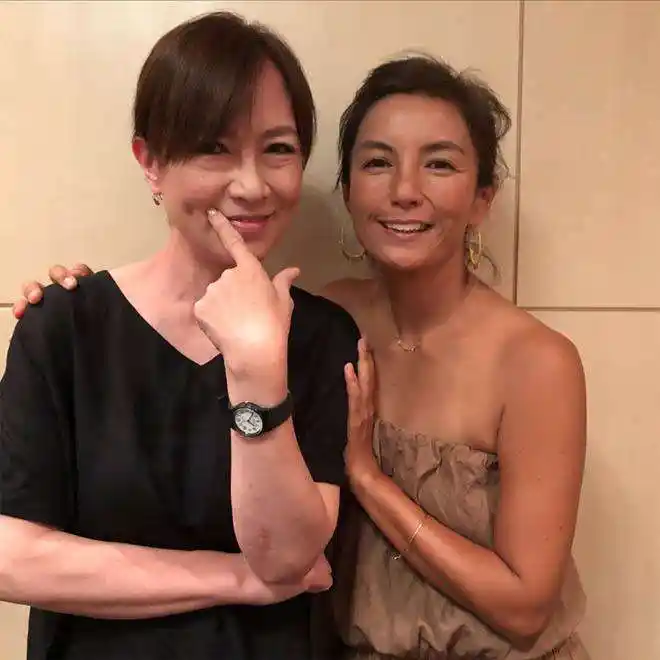 奥特曼:迪迦过了22之后,丽娜和居间惠两位美女经历非常相似