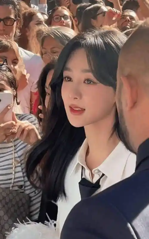 杨紫的状态真的好!绝美!随便拍都是大片!_时尚_因为_方面