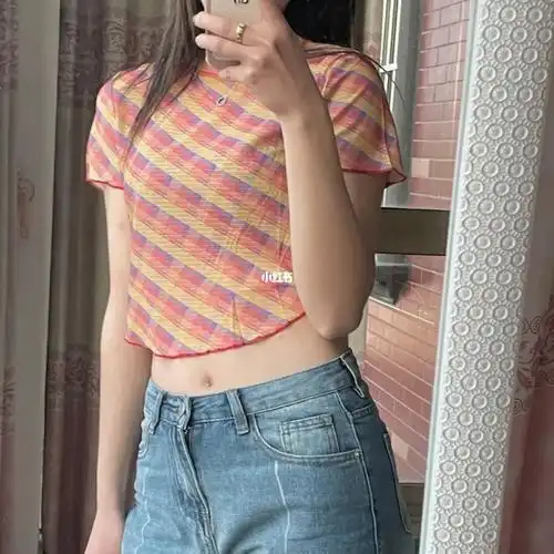 身高168体重52腰围62腿围34/50这件mona家的彩虹短袖!
