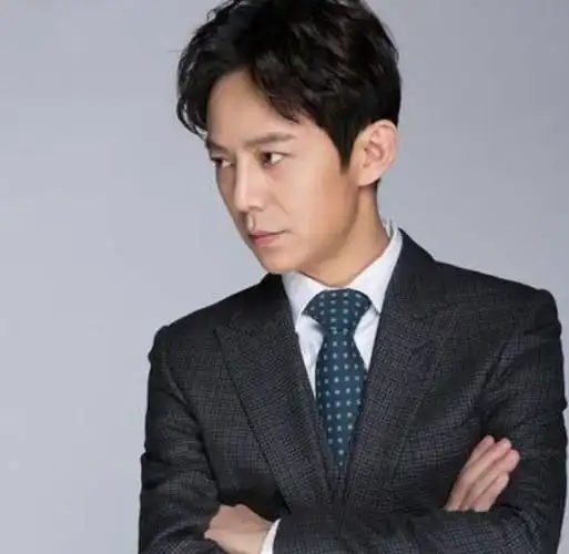 湖南卫视主持人何炅个人资料(何炅好人缘) - 注册公司