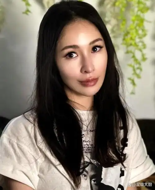前男友闪婚,萧亚轩终于承认分手:只和鲜肉谈恋爱,却屡受创伤?