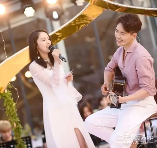 高云翔董璇给女儿过一周岁生日,娱乐圈模范夫妻都来庆祝啦!