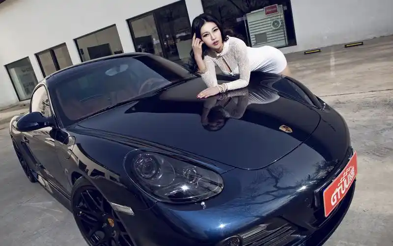 保时捷911改装车美女模特宽屏壁纸壁纸图片