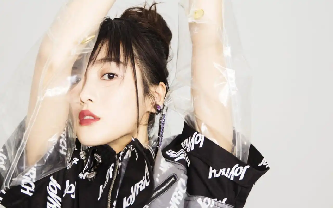 王梓薇时尚摩登写真图片桌面壁纸_大陆明星_壁纸下载_美桌网