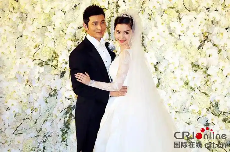 黄晓明angelababy上海大婚 慈善大礼三重奏接续上演(组图)