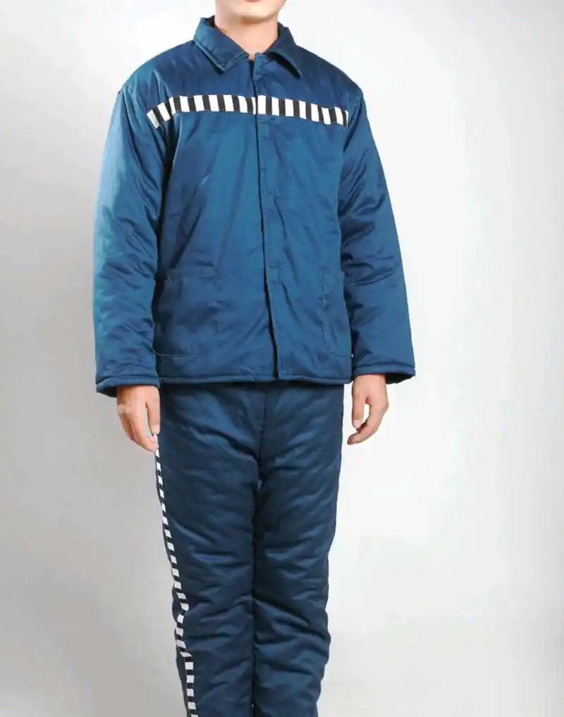 监狱犯人一年四季都只穿那一套衣服,冬天不冷,夏天不热吗?