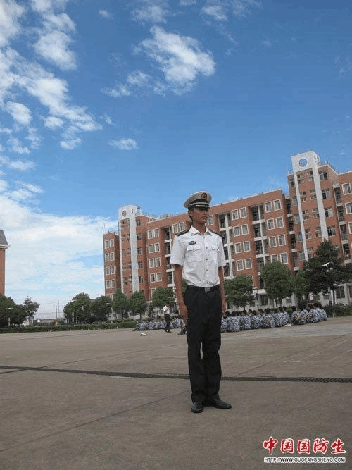 东华理工大学海军学院08中队学员2010级新生军训纪实