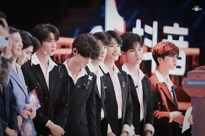 时代少年团舞台