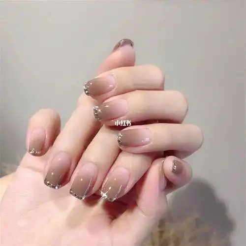 秋冬感满满的9款美甲 | 特别特别显手白白