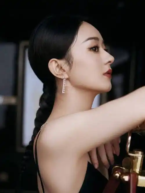 赵丽颖新剧脸怎么变这样了?这次真的夸不出口