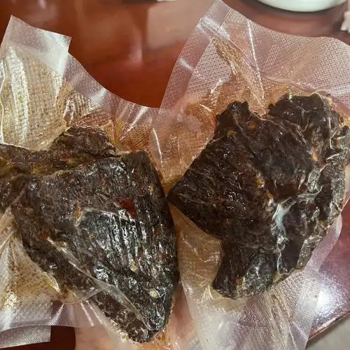 正宗的手撕干巴烟熏干巴