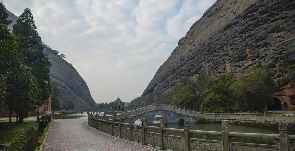 江西被埋没在名山之中的山峰,是罕见的乌龟部落,门票很是便宜_龟峰_山