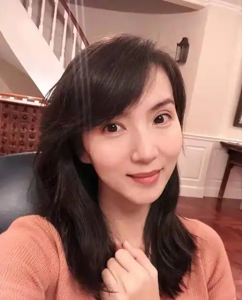 陈好近照胶原蛋白流失严重,昔日万人迷已不在,岁月果然是杀猪刀