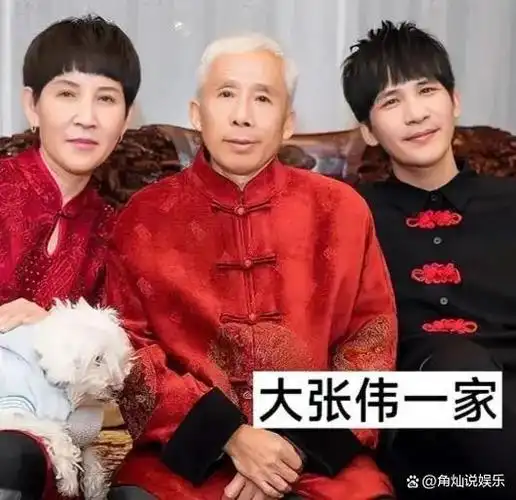 明星们的全家福看看长得像妈妈还是爸爸呢