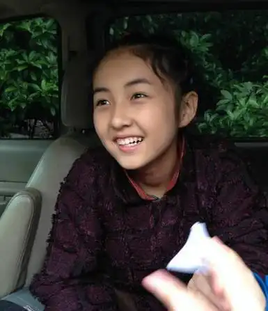 张雪迎我素颜了关晓彤我卸妆了杨紫看看我说啥了