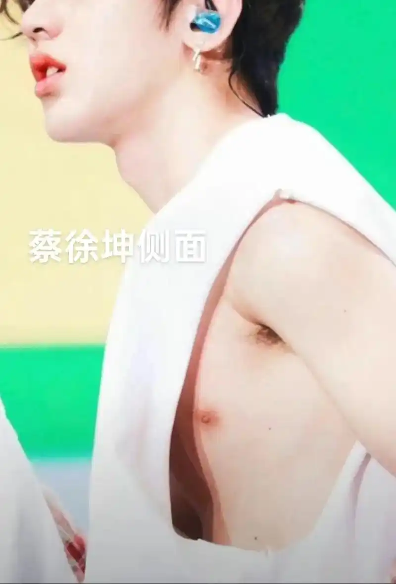 面面俱到@蔡徐坤 #蔡徐坤 #蔡徐坤帅爆了