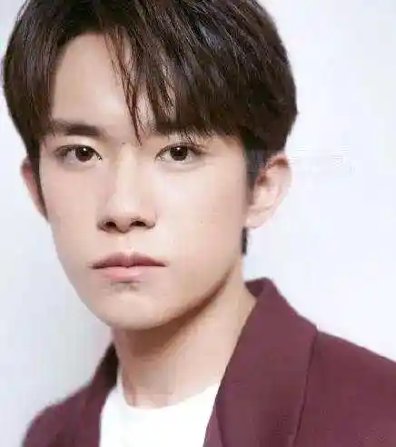 盘点男明星的"美人痣":肖战帅气,白敬亭俏皮,易烊千玺最撩人