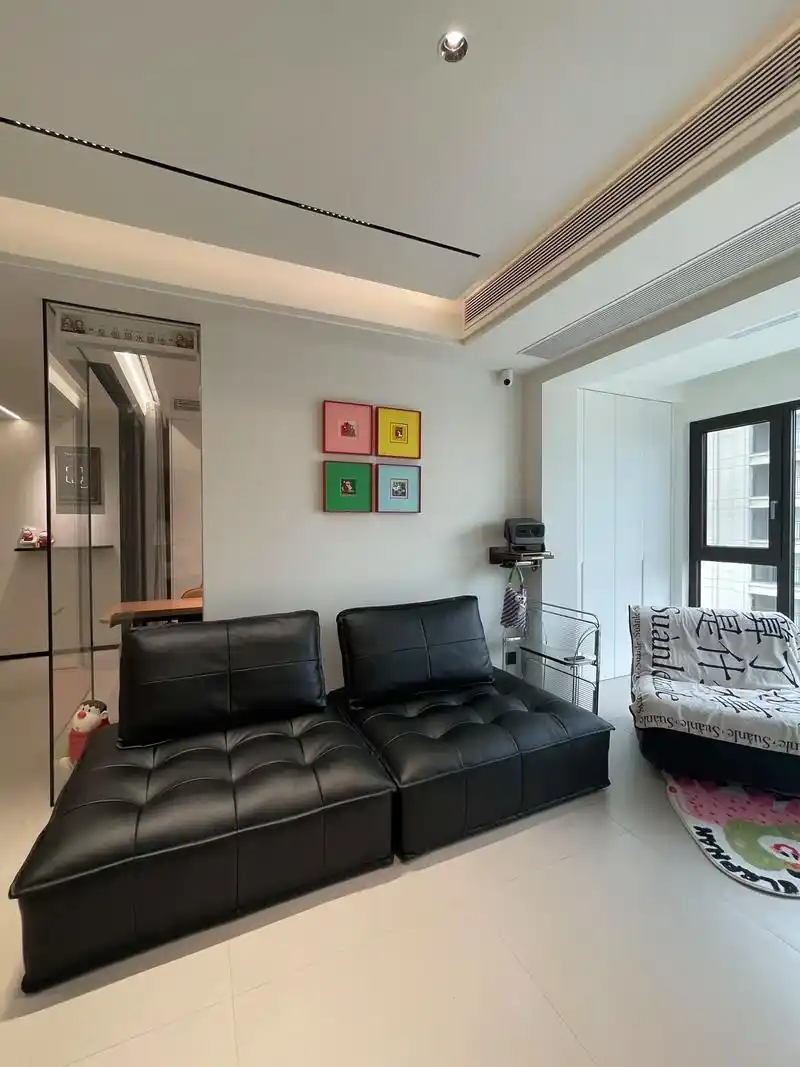 铂翠廷97平三房两厅两卫实景图来啦!现代简约风格,整体细节偏极简