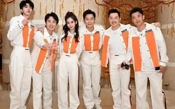 《奔跑吧》成员中李晨瘦了,可郑恺是怎么回事?差点没认出来! _影视天