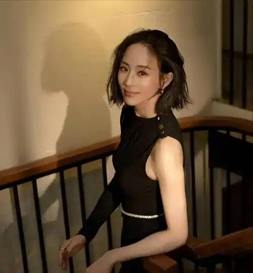 41岁张钧甯跟网剧《唐人街探案》导演年底结婚?张钧甯方回应了