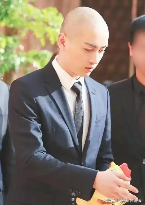 光头真的是验证真帅哥的最佳发型啊