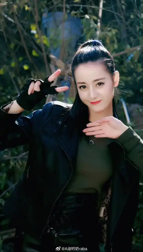 迪丽热巴超话#迪丽热巴开始推理吧#    关小迪@dear-迪丽热巴