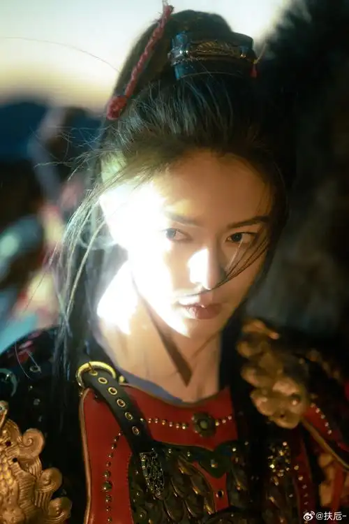 "  为傅菁拍摄的一组红衣女将军～    出镜@傅菁  摄影@扶卮-.