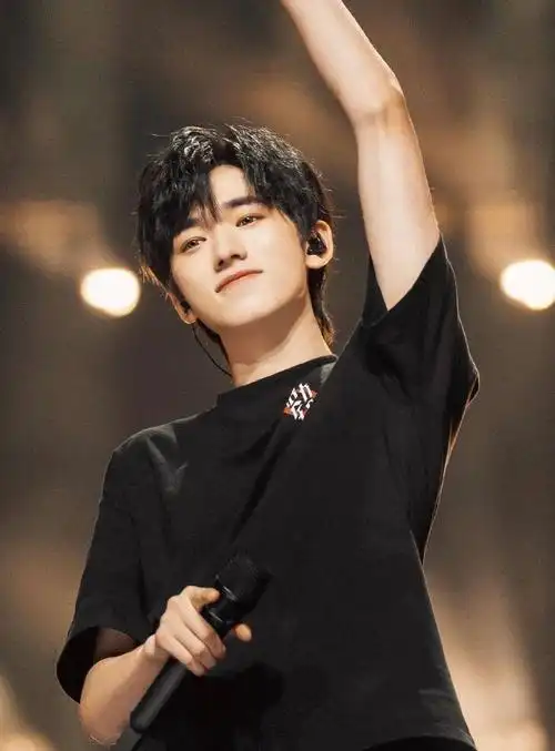 田震宋亚轩时隔7年再同款##北京台春晚