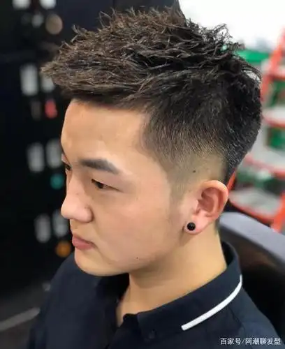 2020夏季男生发型盘点,最值得剪的20款男生发型参考!