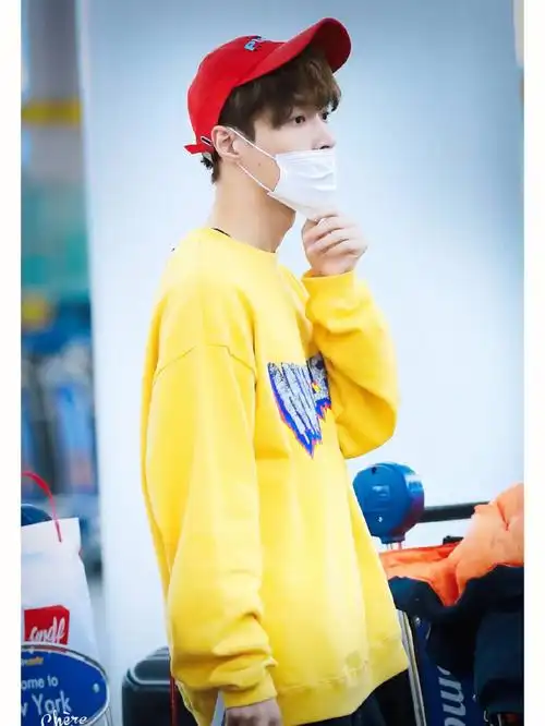 张艺兴你到底有多少顶帽子