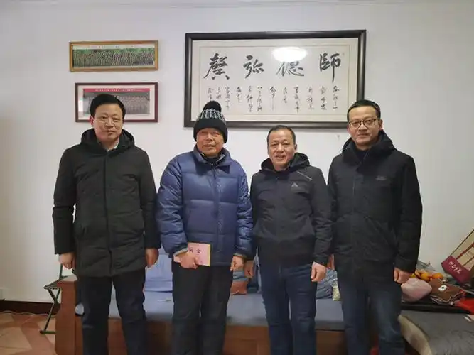 舒城中学党总支开展新春走访慰问退休党员活动