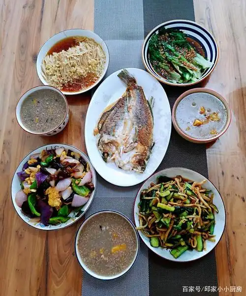 一家三口的晚餐,简单温馨家常菜,合理搭配拒绝假精制,好吃不胖