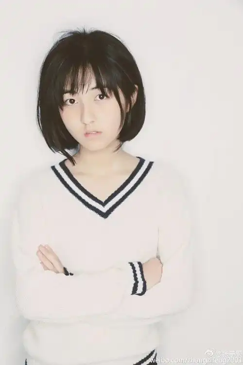 可不可以给我看一些张子枫妹妹的照片我只有这些谢谢啦