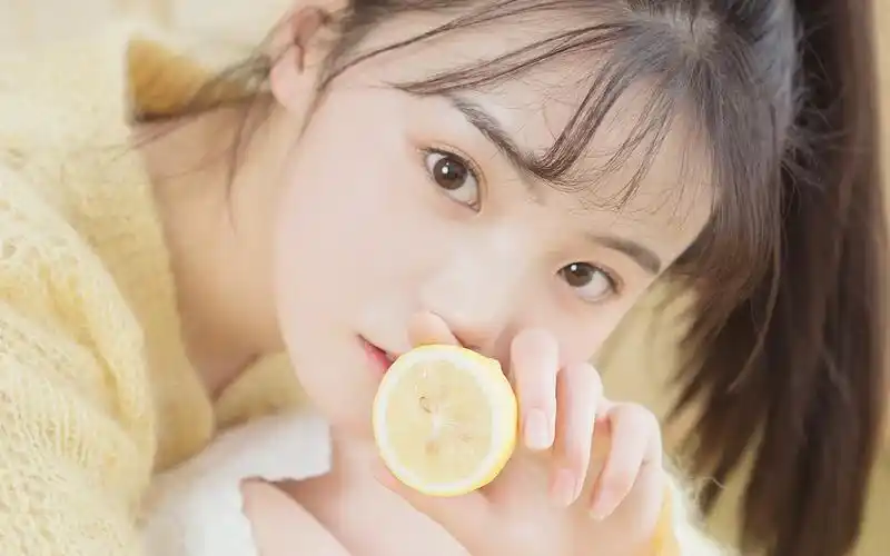 日系清纯美女居家唯美文艺写真图片桌面壁纸