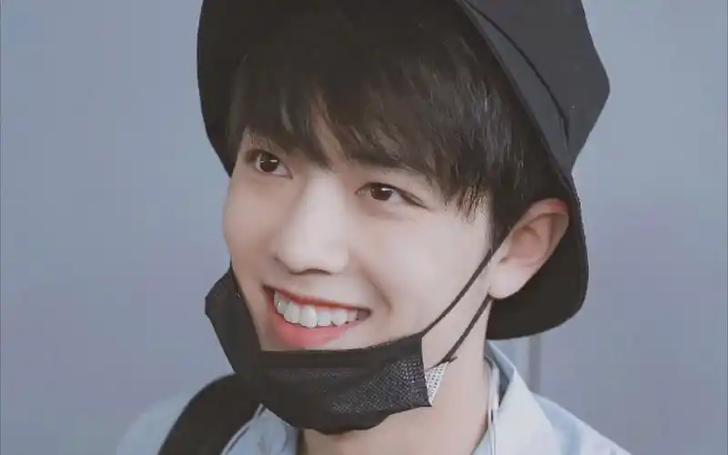 笑起来好好看的肖战