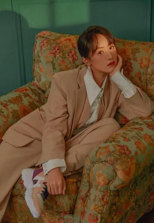 袁冰妍化身冷艳小姐姐大地色男友风西装又酷又飒小女生大魅力