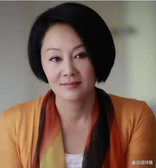 王姬儿子有智力障碍自己被骗光积蓄却让女儿上交10年工资