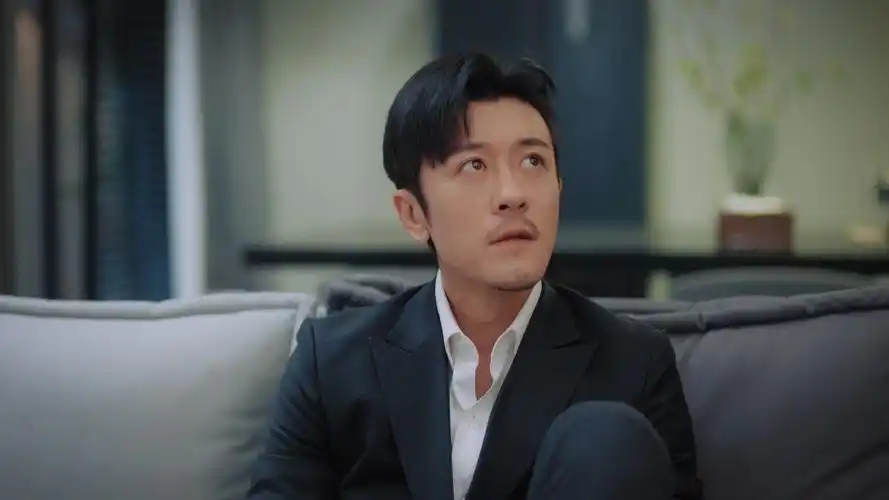 穿着西装走出来的@林雨申 真是帅炸了!