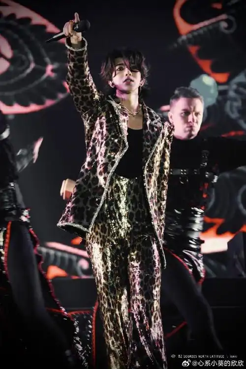 音乐制作人蔡徐坤##蔡徐坤#    没有任何一件事情比别人喜欢你的音乐