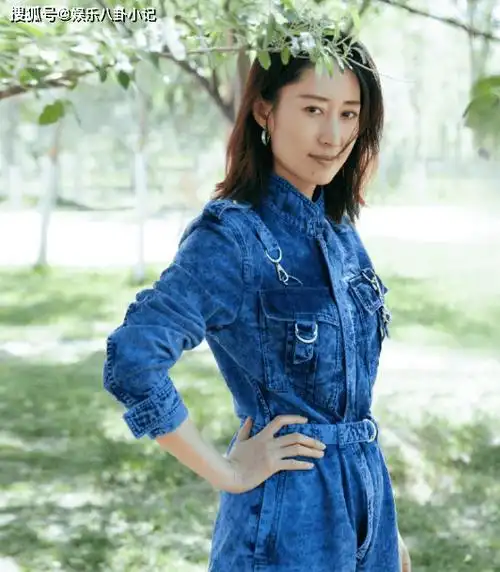 但豪门生活并没有让刘敏涛快乐,而是压抑,她一点都不快乐,丈夫只在乎