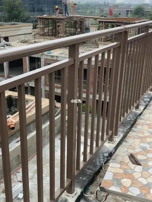 铝合金阳台护栏定做 铝艺平台扶手露台栏杆楼梯定制 成都厂家