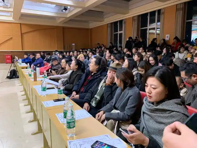 本场音乐会那日苏老师的5名学子为观众带来了13个优秀的音乐作品,有