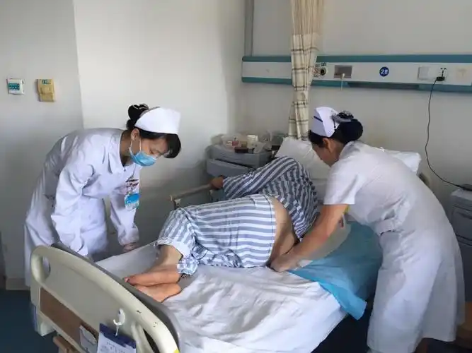 脑梗死患者无家属陪护 六院医护每日悉心照料_南通市第六人民医院