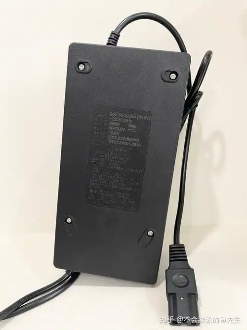 2v*16串=67.2v;60v19串的磷酸铁锂电池的充电器电压:3.65v*19串=69.