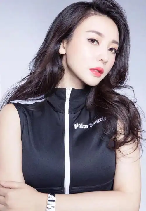 明星美图:性感美女柳岩壁纸写真 第26期