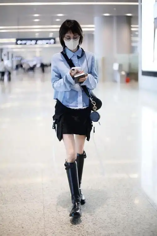 王子文穿衬衫的眼光真好,配短裤长靴显身材,娇俏少女感还挺足的|穿搭