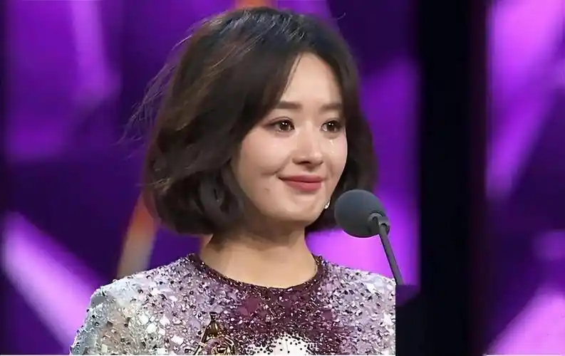 没滤镜真可怕!赵丽颖满脸粉刺,唐嫣不忍直视,吴昕沧桑遮不住