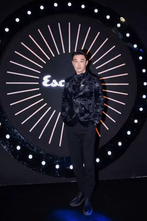 黄维德亮相时尚盛典 尽显潮流绅士风度