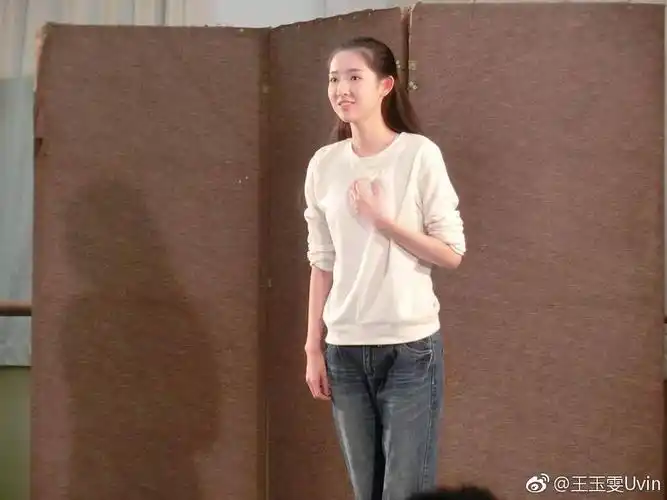 王玉雯我感觉不是特别美,但是真的很耐看,喜欢她.
